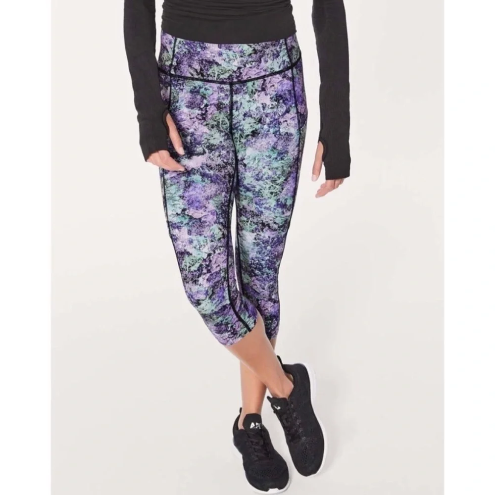 Lululemon Fast‎ & Free Crop II Nulux 19